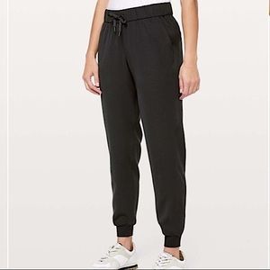 NWOT Lululemon On The Fly Woven Jogger, Women’s Size 6